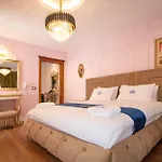 Hotel Ambasada Qta 4*