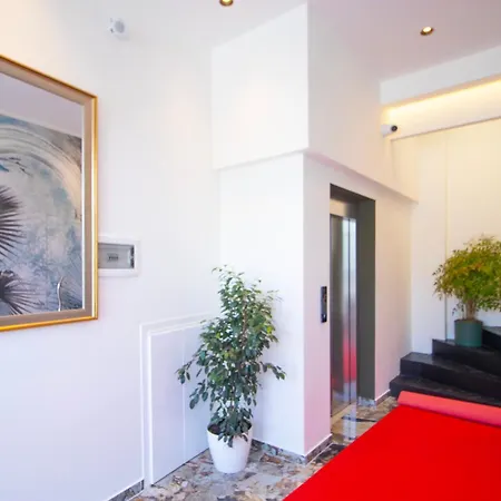 فندق Ambasada Qta 4*