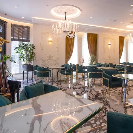 فندق Ambasada Qta 4*