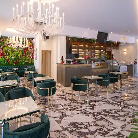 Hotel Ambasada Qta 4*