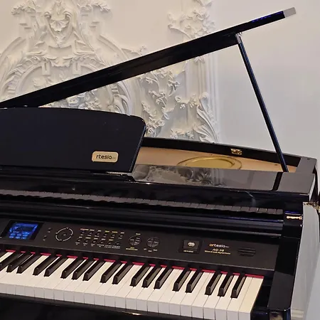 Ambasada Qta فندق