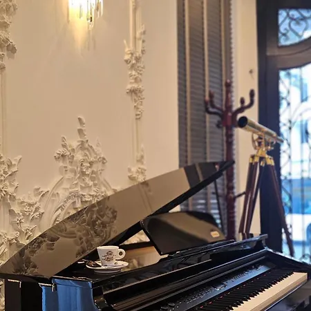 Ambasada Qta Szálloda 4*