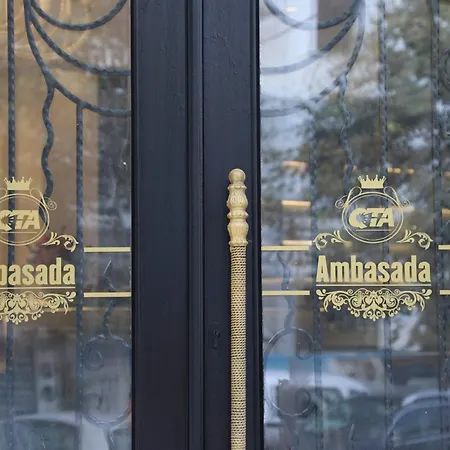 Ambasada Qta فندق 4*