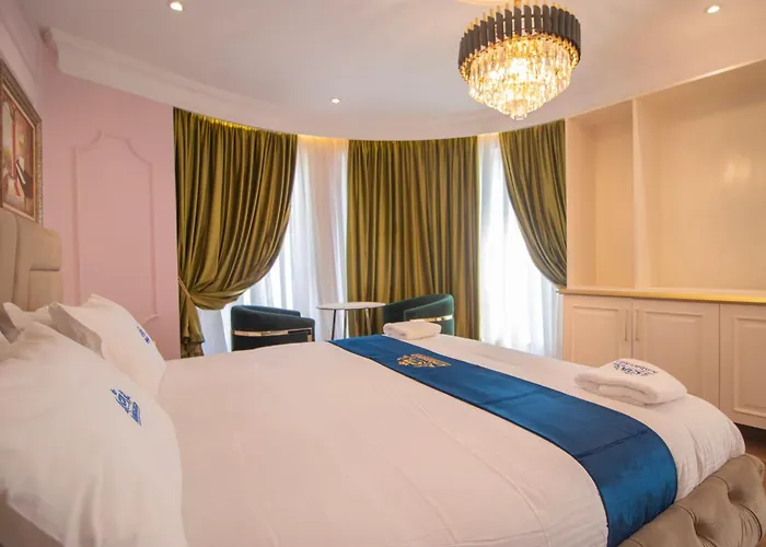 Ambasada Qta Hotel 4*