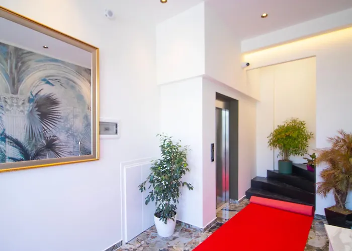 Hotel Ambasada Qta 4*