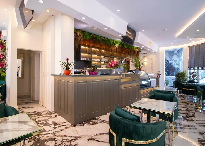 Hotel Ambasada Qta
