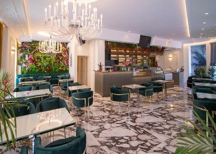 Hotel Ambasada Qta 4*