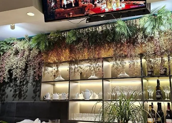 Hotel Ambasada Qta 4*