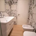Ambasada Qta Hotel