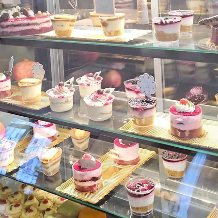 Hotel Ambasada Qta 4*