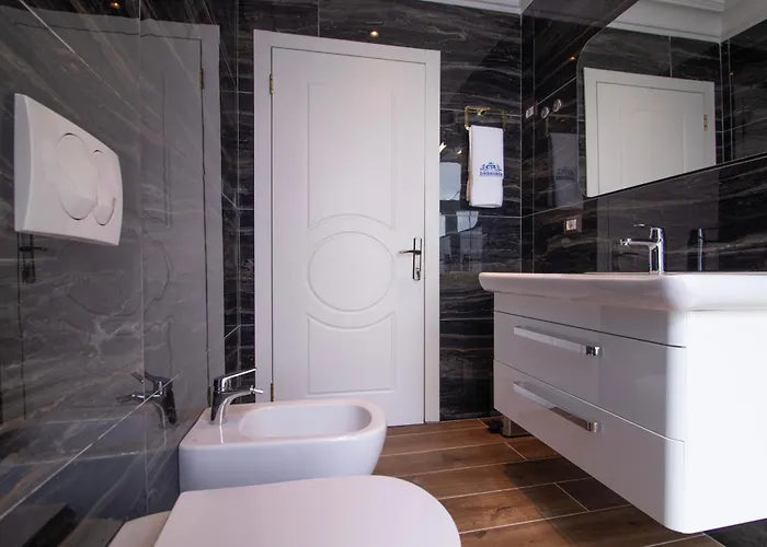 Ambasada Qta Szálloda 4*