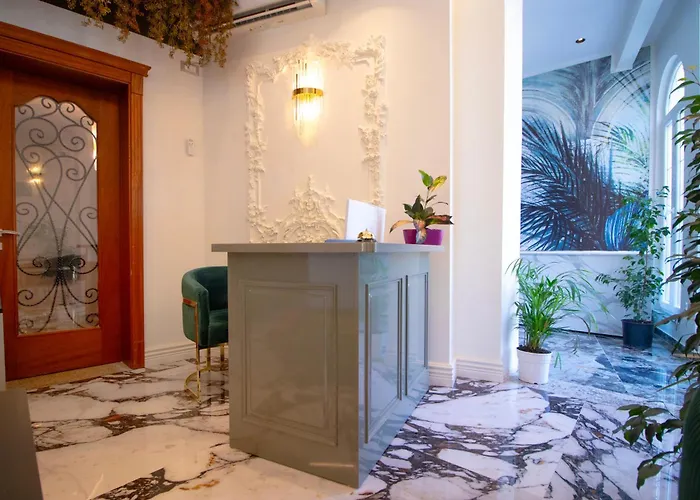 Ambasada Qta Hotel 4*