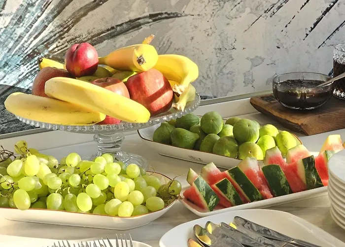 Ambasada Qta Hotel Paskuqan