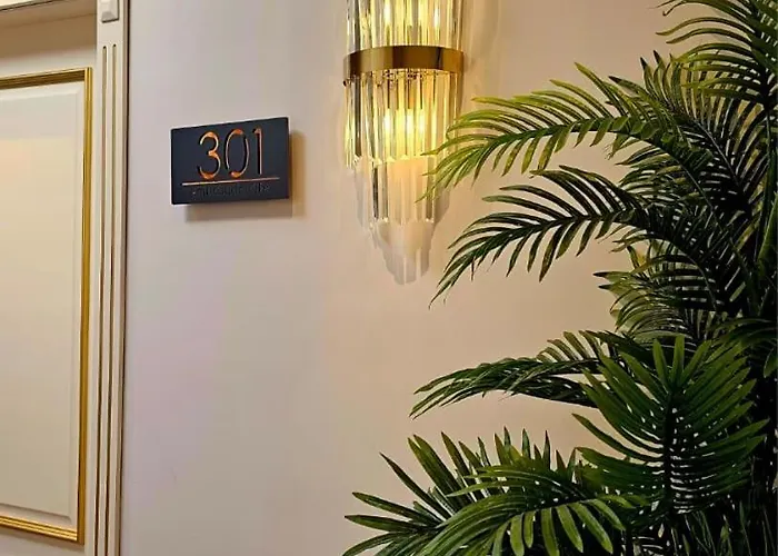 Ambasada Qta Szálloda 4*